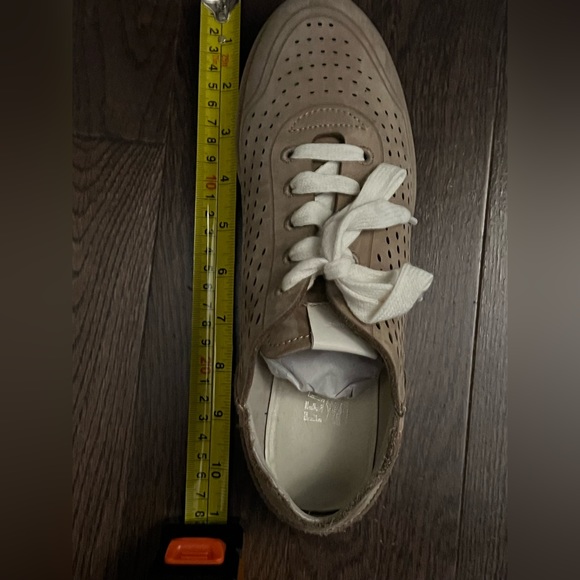 Sneakers - Picture 7 of 7